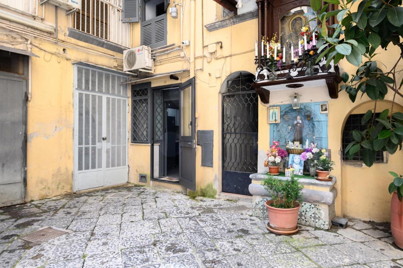 Fox Holiday Home In The Port نابولي المظهر الخارجي الصورة