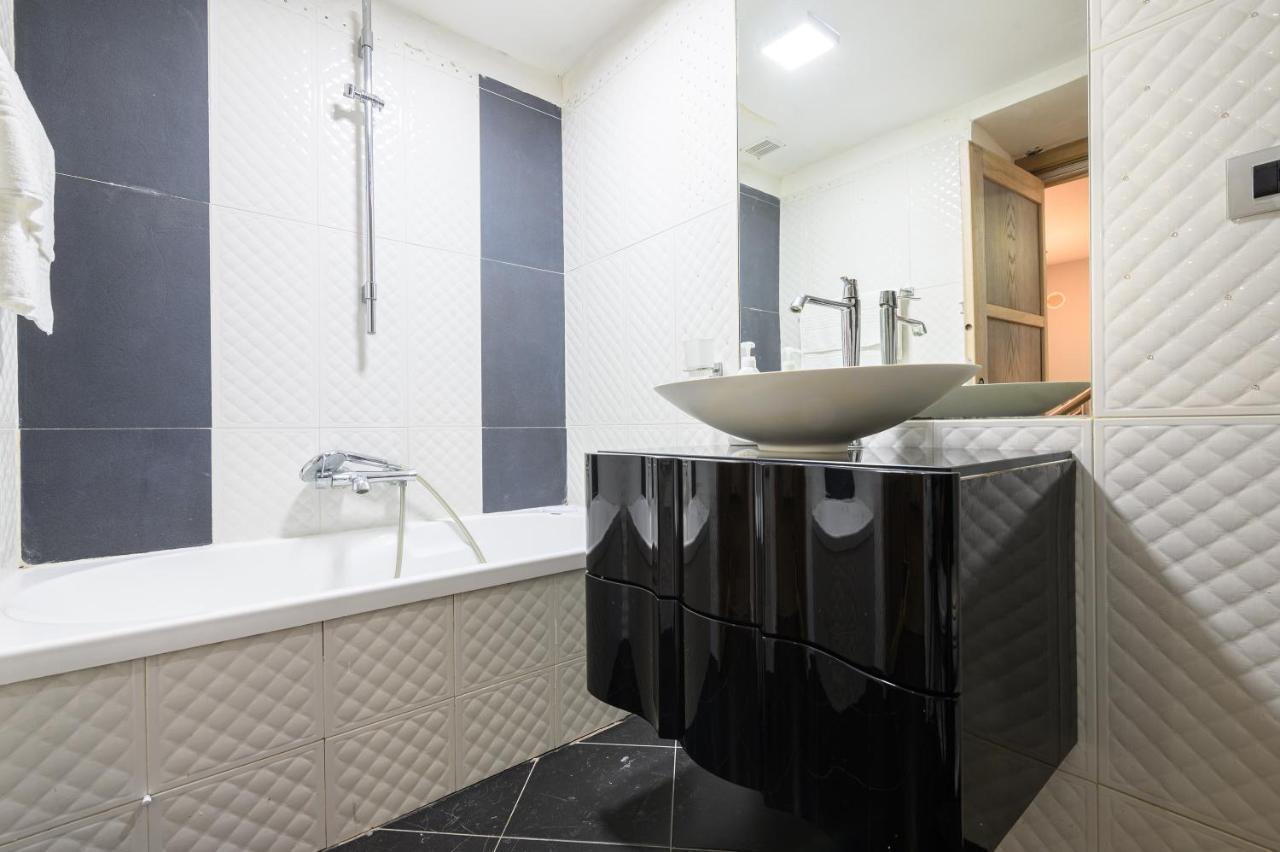 Fox Holiday Home In The Port نابولي المظهر الخارجي الصورة