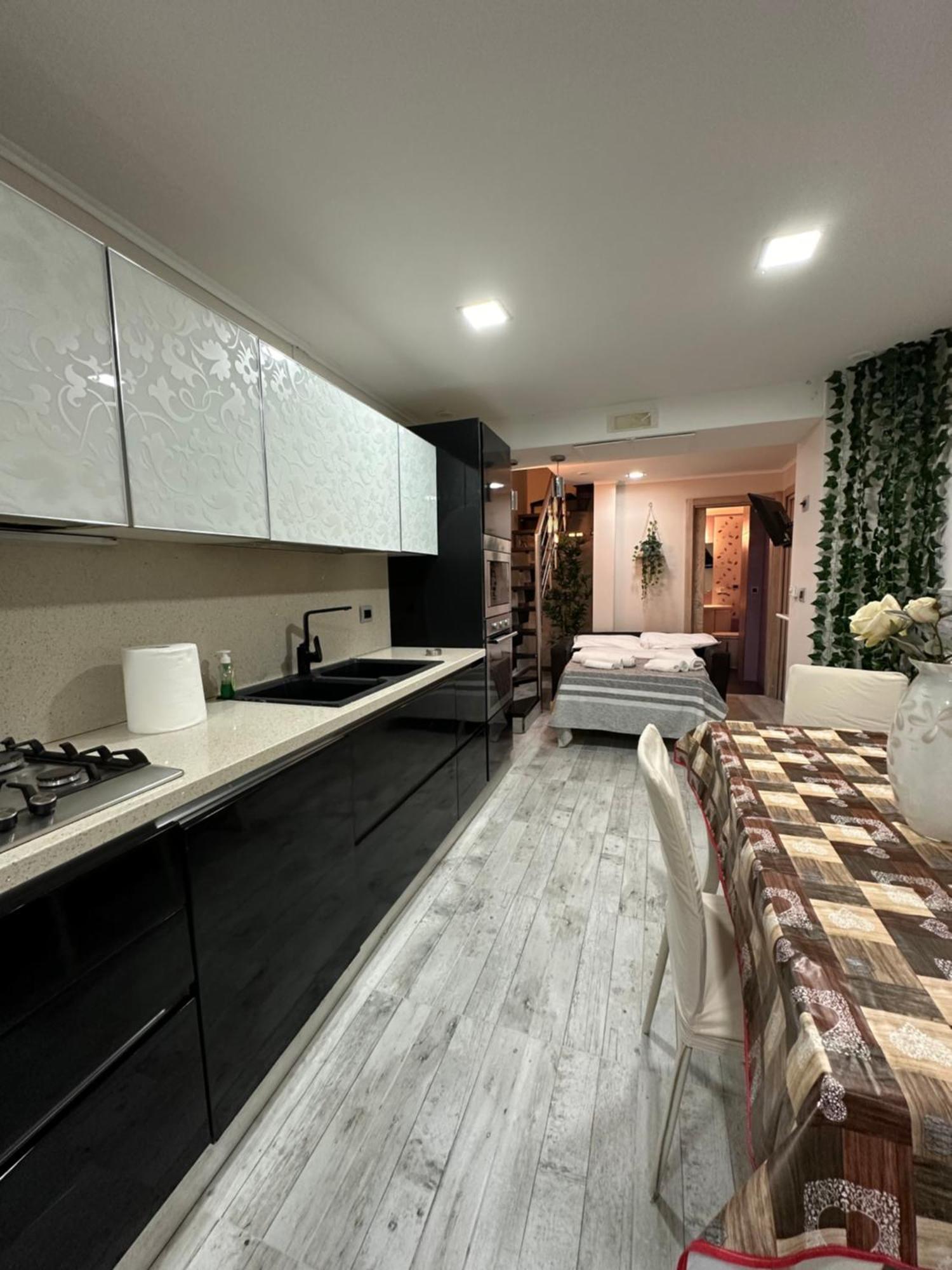 Fox Holiday Home In The Port نابولي المظهر الخارجي الصورة